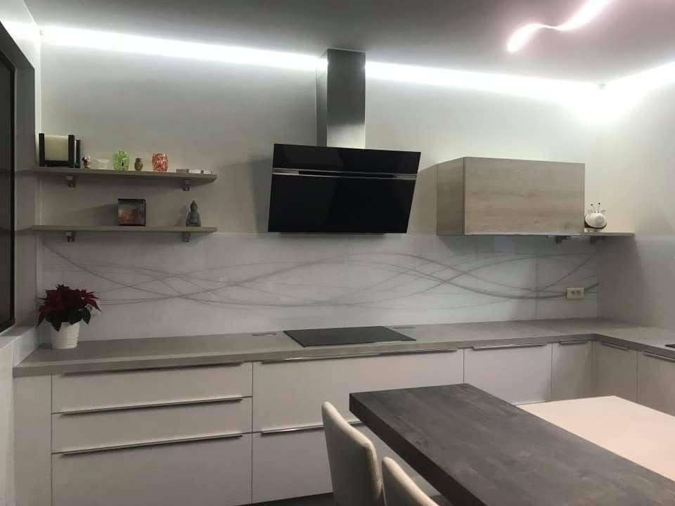 Crédence en verre — réalisation CM Déco